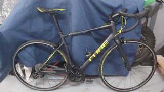 Bicicleta Cube Attain Pro Carbono