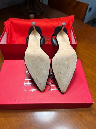 Salones Carolina Herrera negros