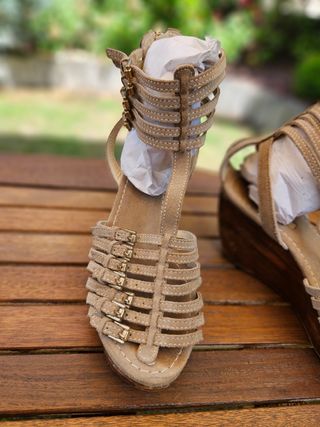 Sandalias plataforma cuña madera Beige de piel 