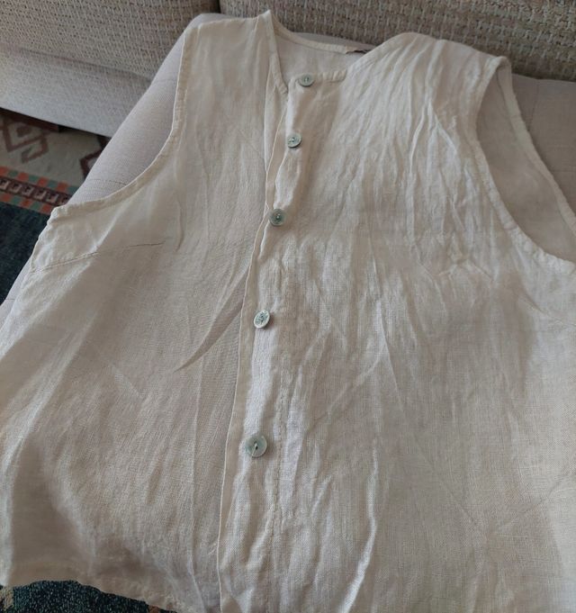 Chaleco tipo lino beige. 100% algodón