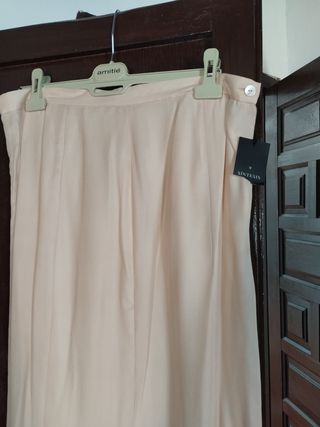 Traje Sintesis seda salvaje beige