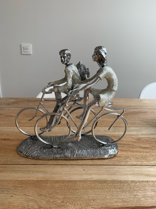 Pareja en bici - Figura decorativa