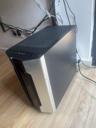 PC Gaming - Torre negra y plata
