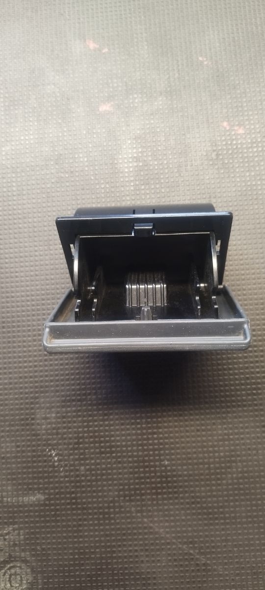 Cenicero Nissan Patrol - Gris