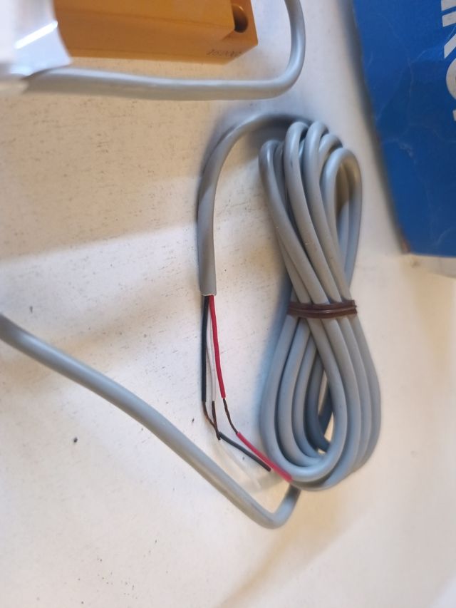 Sensor Omron E3S-GS3E4 - Fotoeléctrico