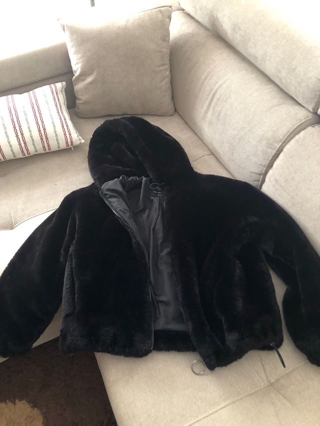 Cazadora Bershka pelo negro - Talla S