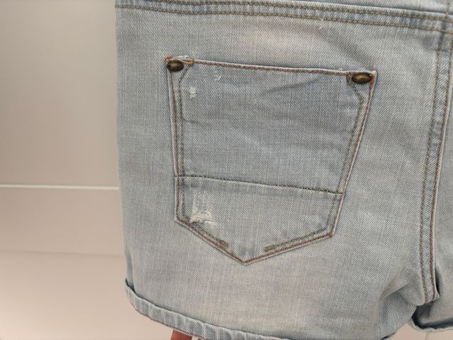 Shorts Lefties claros rotos -talla 36