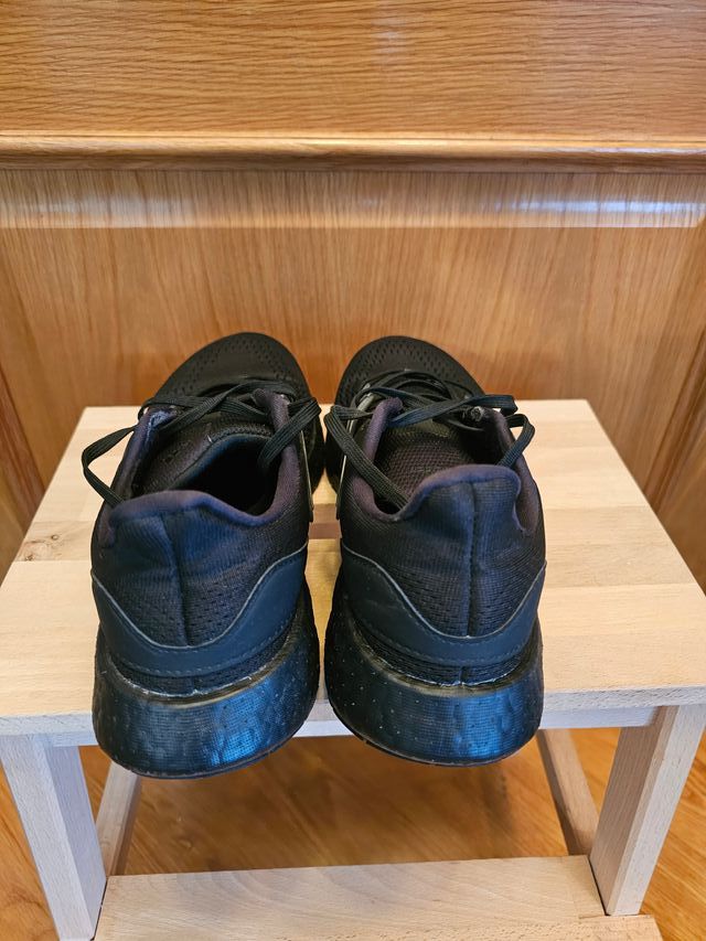 Adidas Pureboost 22 - Zapatillas talla 42