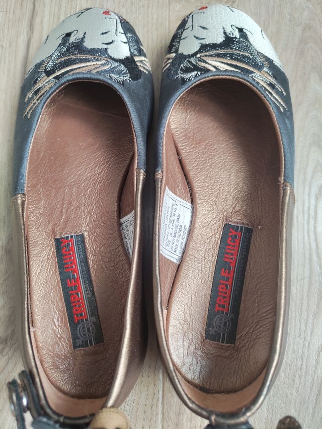 Bailarinas Geisha doradas y grises