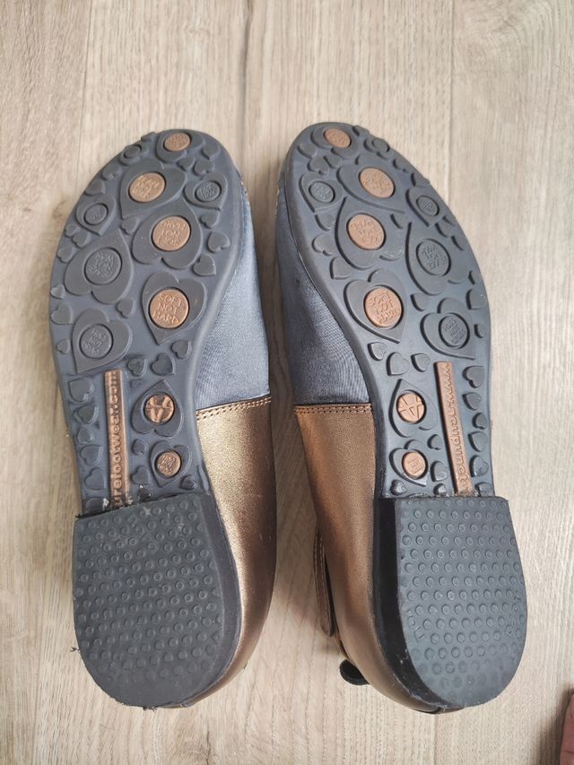 Bailarinas Geisha doradas y grises