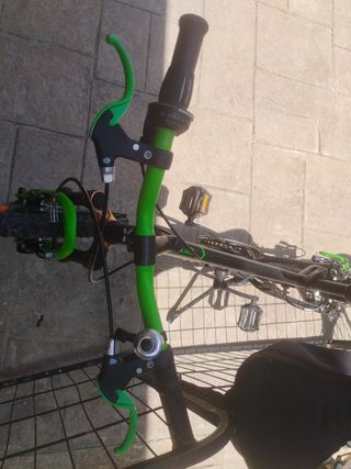 Bicicleta con machas Decathlon Racing boy 500