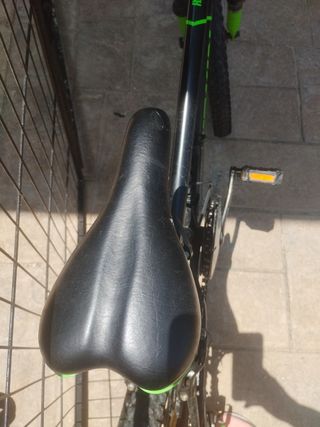 Bicicleta con machas Decathlon Racing boy 500