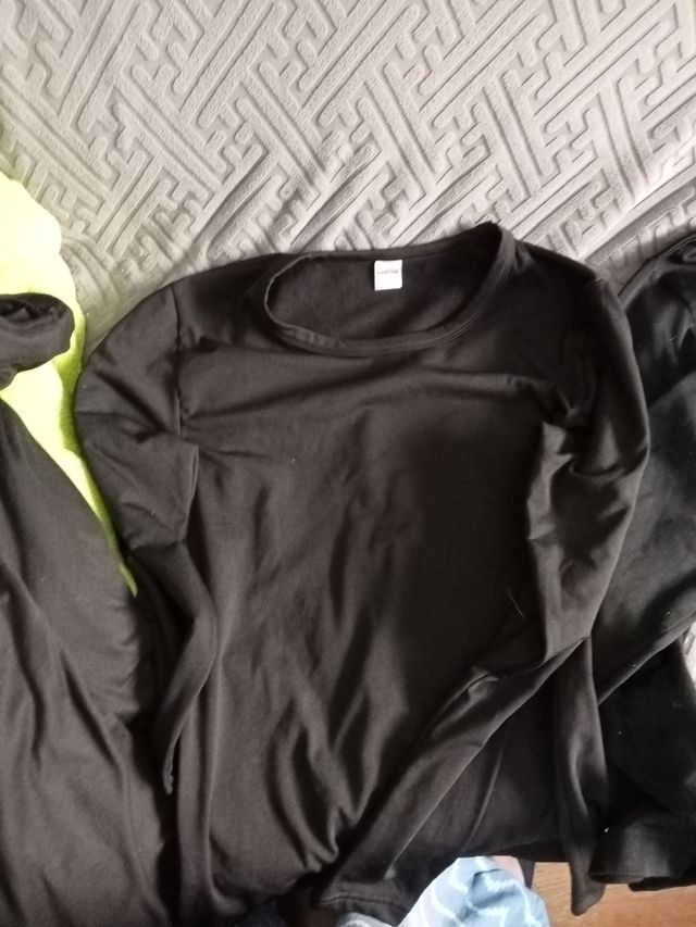 4 Camisetas térmicas negras