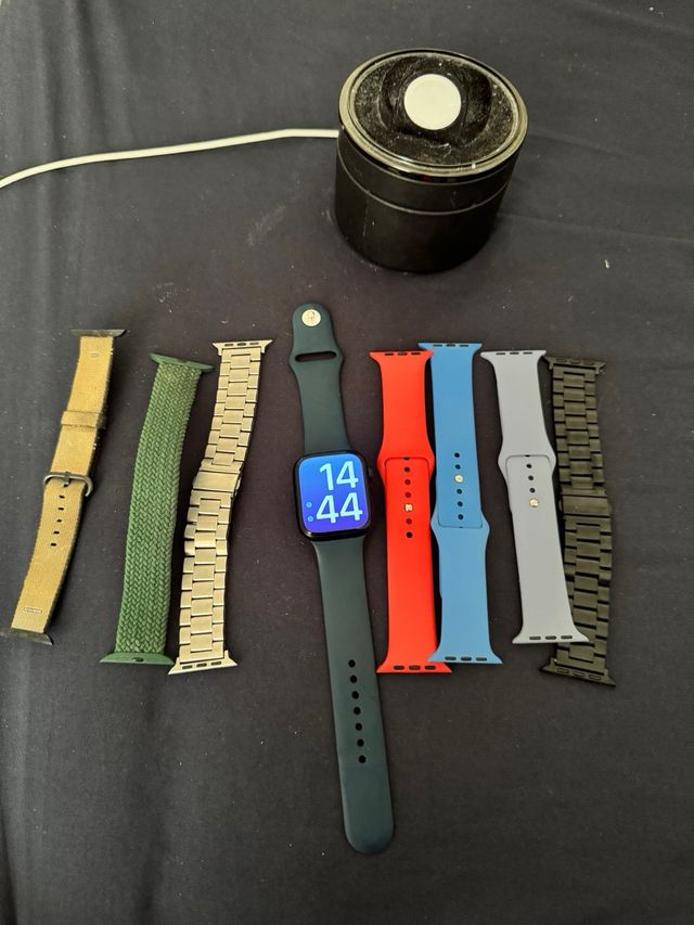Apple Watch Series 7 + 8 correas + base