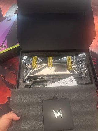 Gráfica Gigabyte RTX 4070 Ti Aorus Master