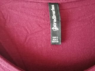 Camiseta burdeos estrella pedreria