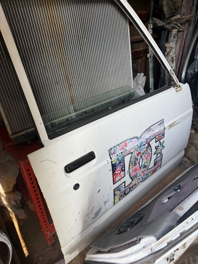 Puerta derecha acompañante Nissan Patrol RD28 K260