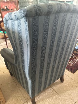 Butaca vintage de tonos azulados