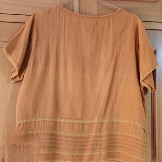 Bonita blusa de la marca Sfera