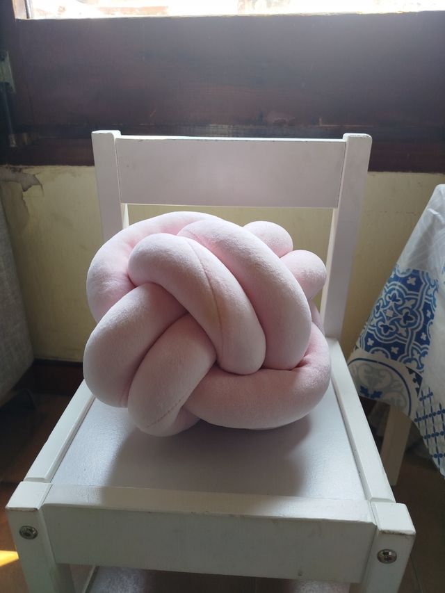 Cojín Nudo Rosa - Decoración