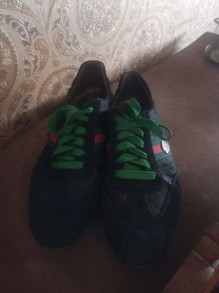 Zapatillas Gucci negras y verdes