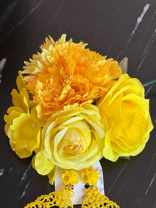 Pendientes flamenca amarillos