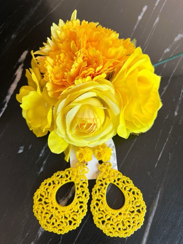 Pendientes flamenca amarillos