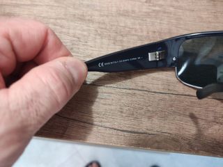 Occhiali da sole uomo Armani con custodia 

