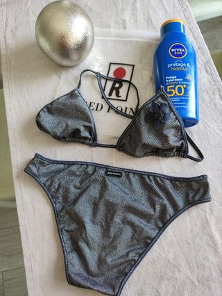 Bikini Red Point plateado 