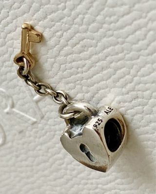 Charm Pandora ORIGINAL Candado corazón con llave