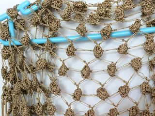 Mantoncillo crochet dorado viejo