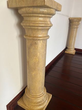 6 colonne in marmo beige