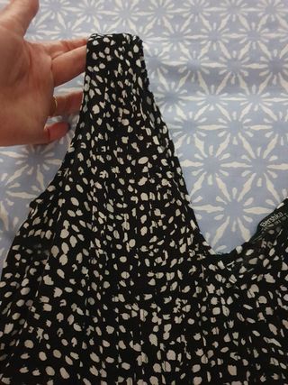 Blusa negra y blanca con lunares