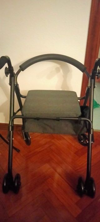 Andador adulto plegable con asiento