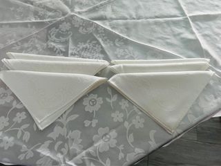 Mantel organza beige y blanco