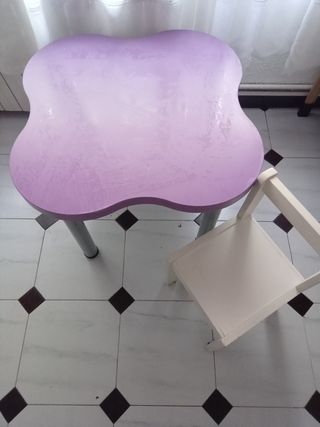 Mesa infantil lila + silla blanca