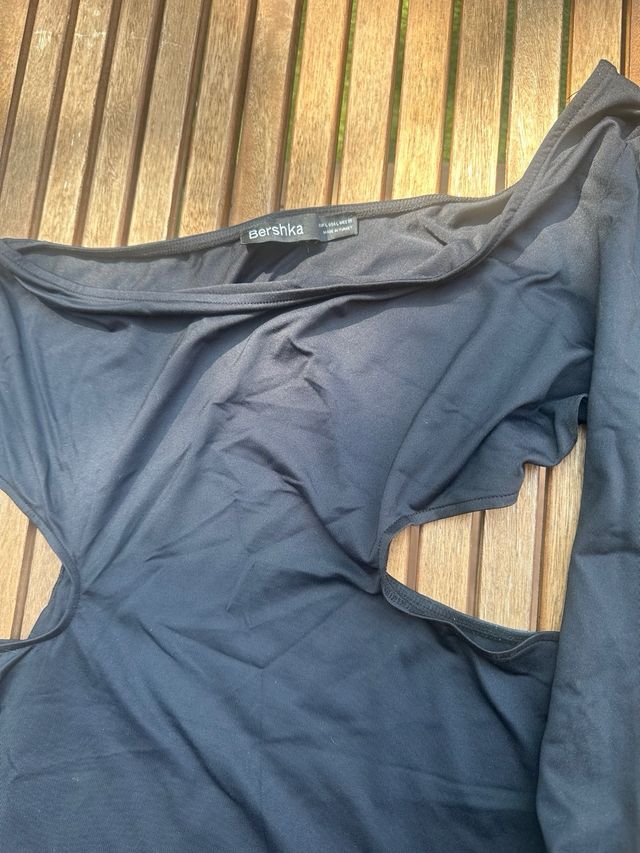 Vestido negro Bershka L - abertura lateral