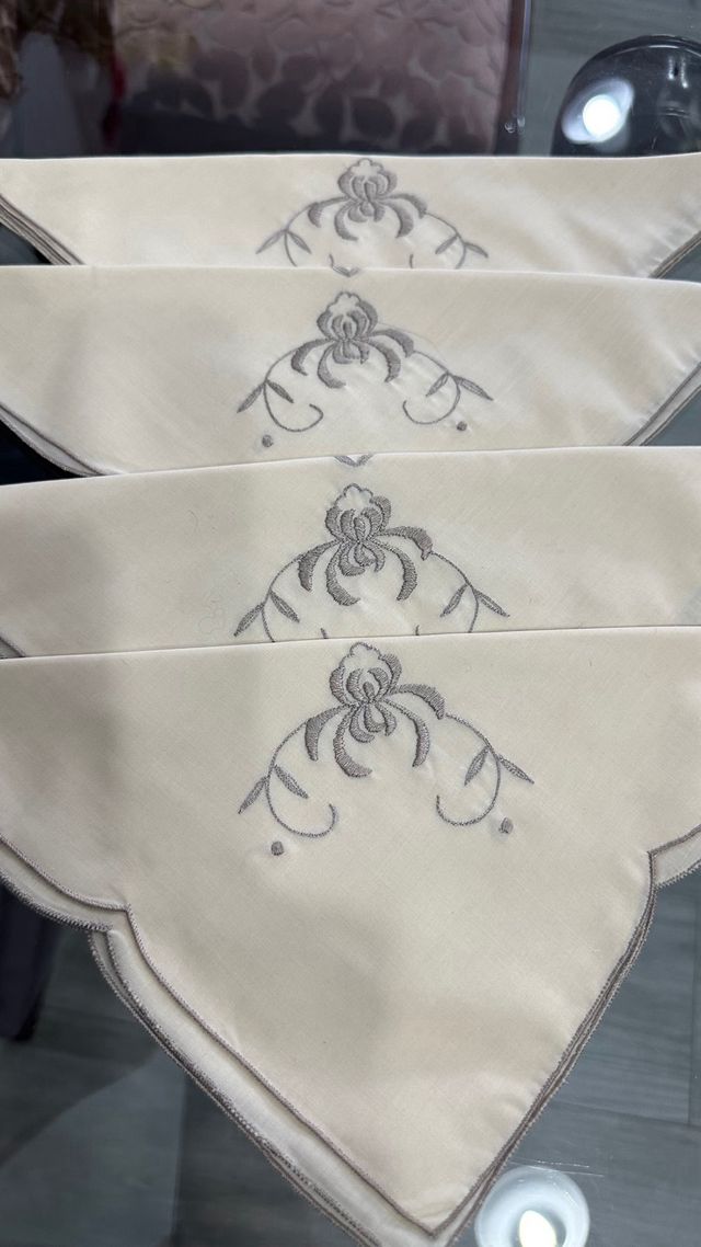 Mantel bordado lino beige