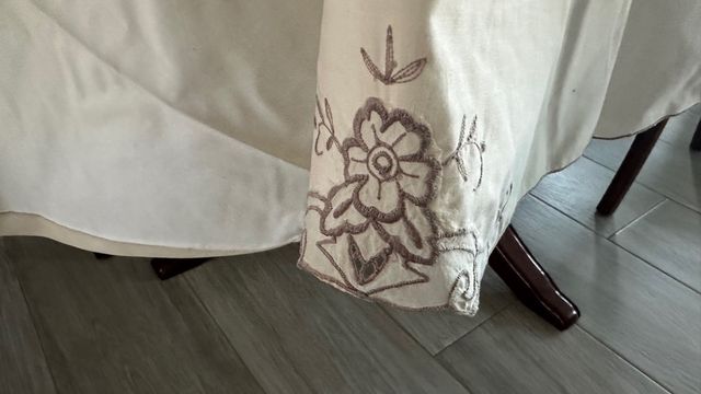 Mantel bordado lino beige