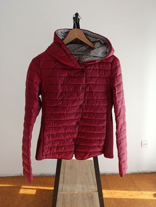 Chaqueta bomber roja entretiempo
