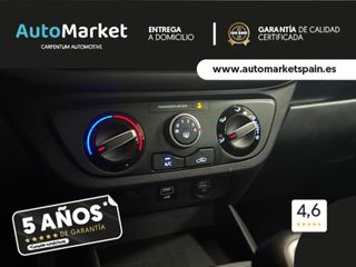 Hyundai i10 TECNO 1000 Llantas de aleación, LED diurnos, color bicolor opcional, pantalla 8″, antinieblas