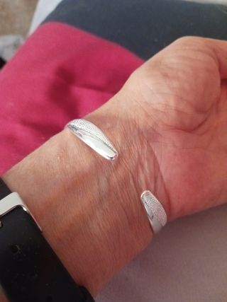 Pulsera plata 999 ley. Cruzada.