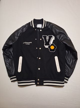Chaqueta beisbolera negra con detalles | talla s