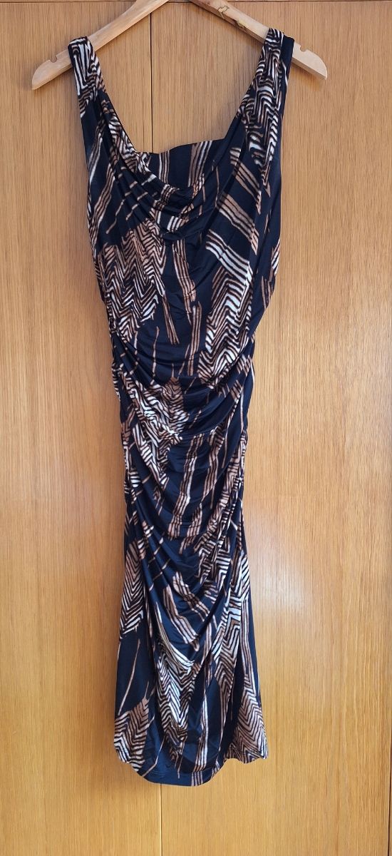 Vestido negro y marrón estampado