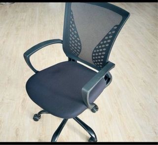 Silla oficina giratoria negra
no hago oferta