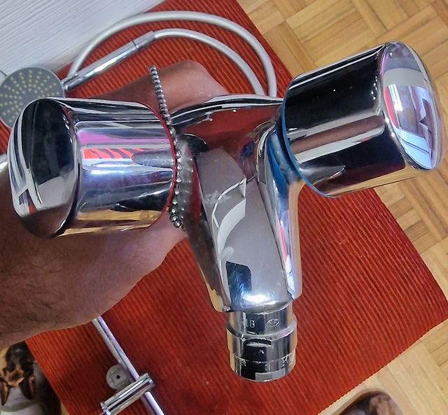 Lote Griferia Baño Cromada y accesorios