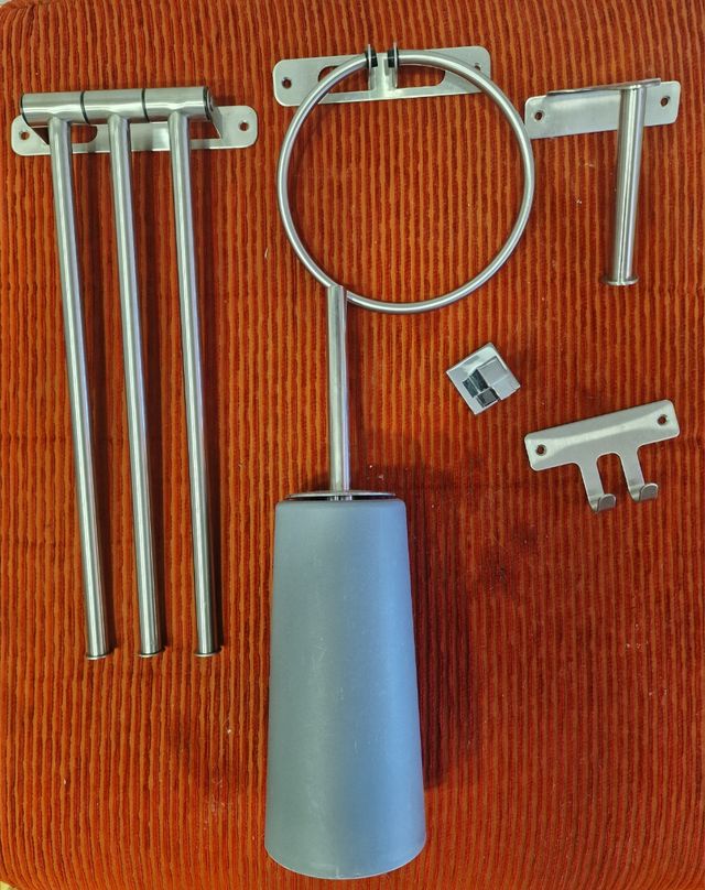 Lote Griferia Baño Cromada y accesorios