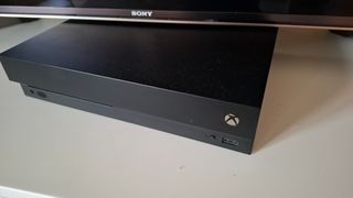 Xbox One X 1TB
