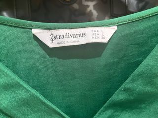 Blusa verde Stradivarius - Talla L
