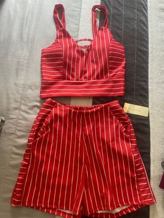 Conjunto top shorts rayas rojas